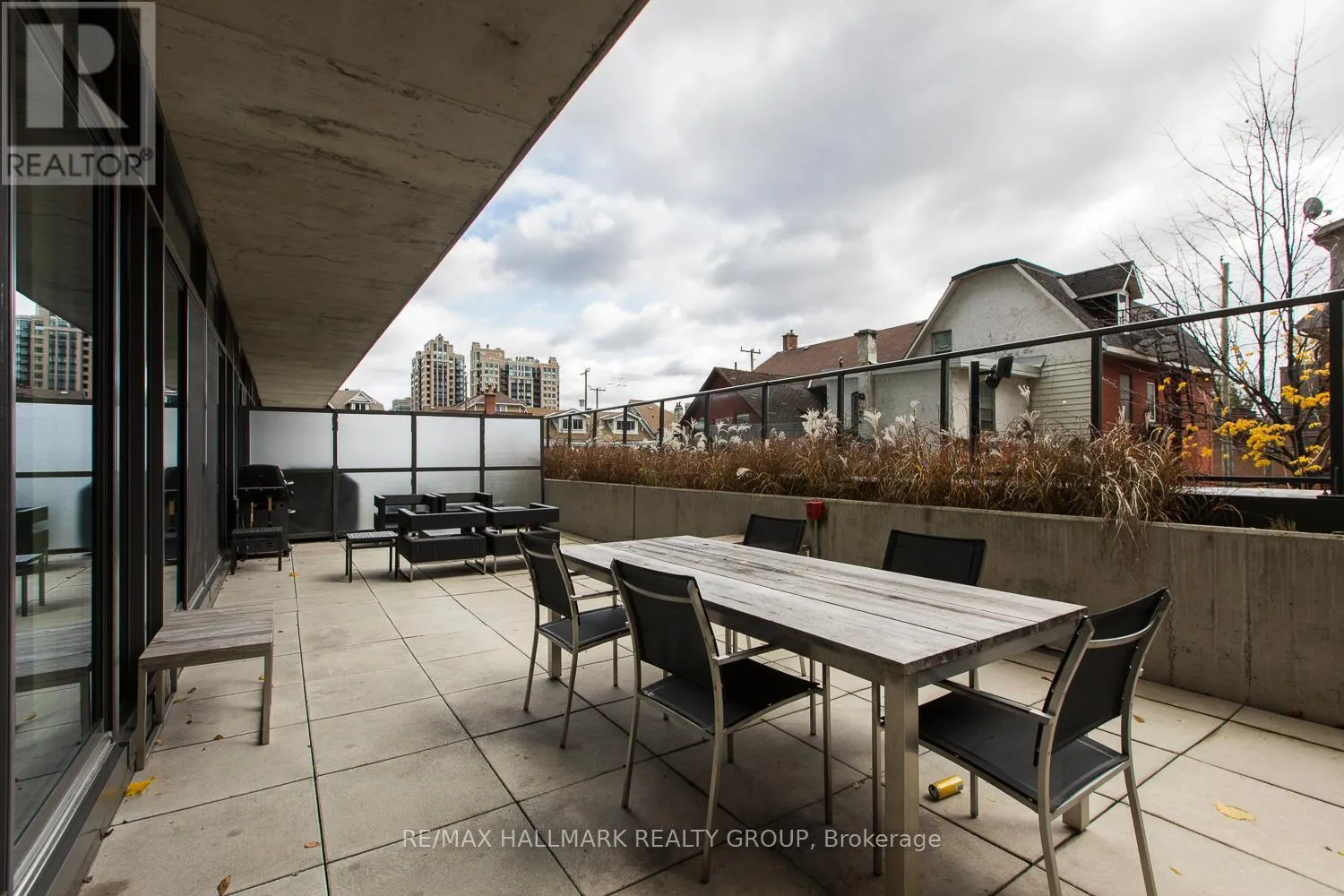 1602 - 224 LYON STREET N
