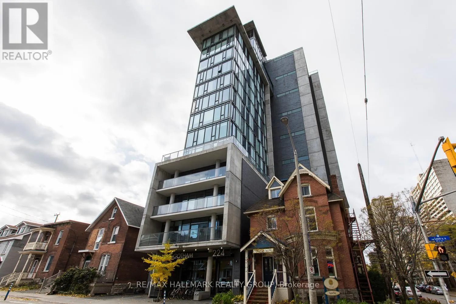 1602 - 224 LYON STREET N