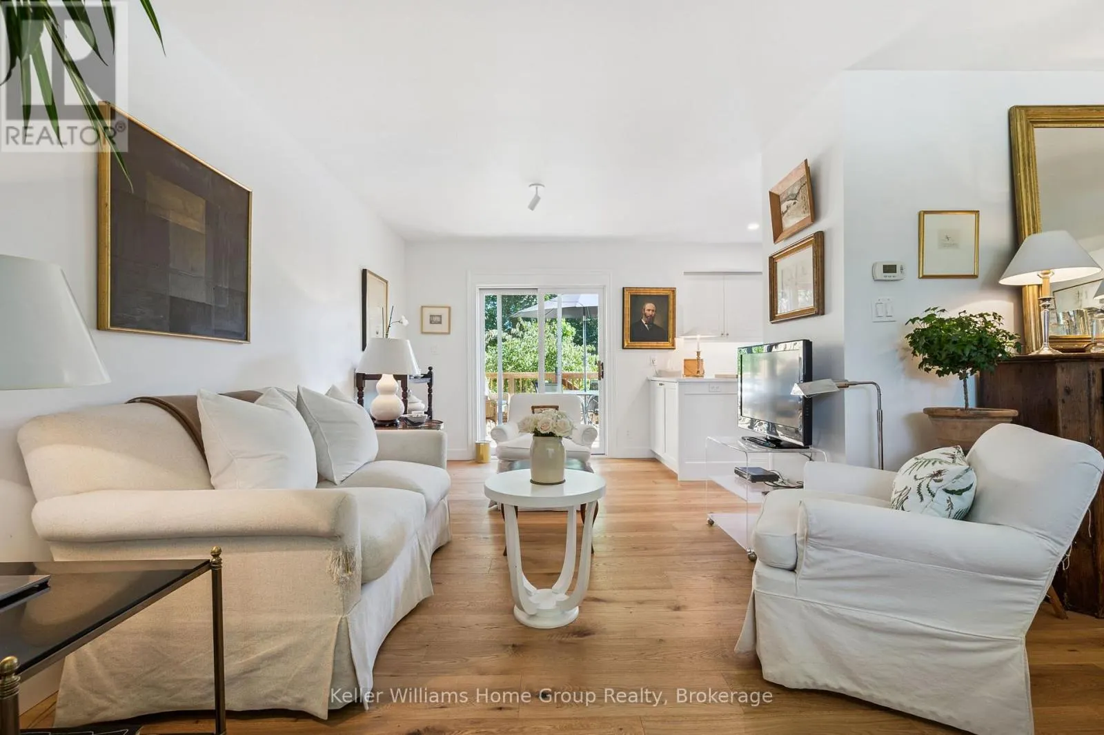6 KIMBERLEY DRIVE