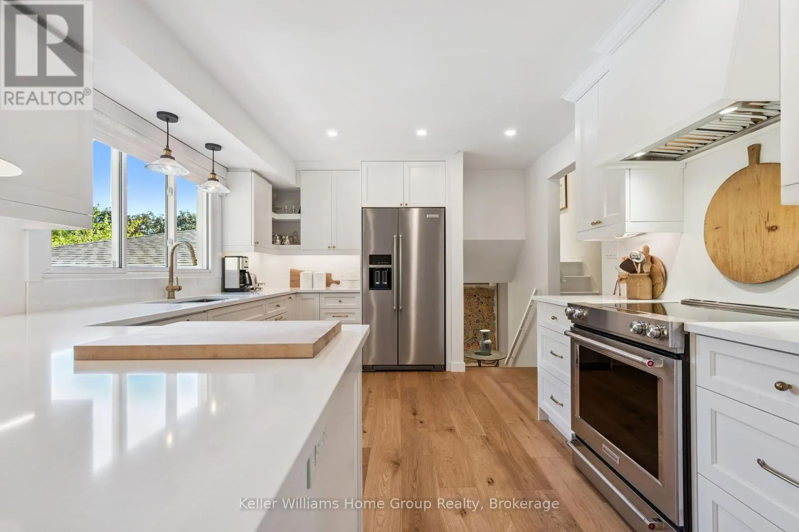 6 KIMBERLEY DRIVE