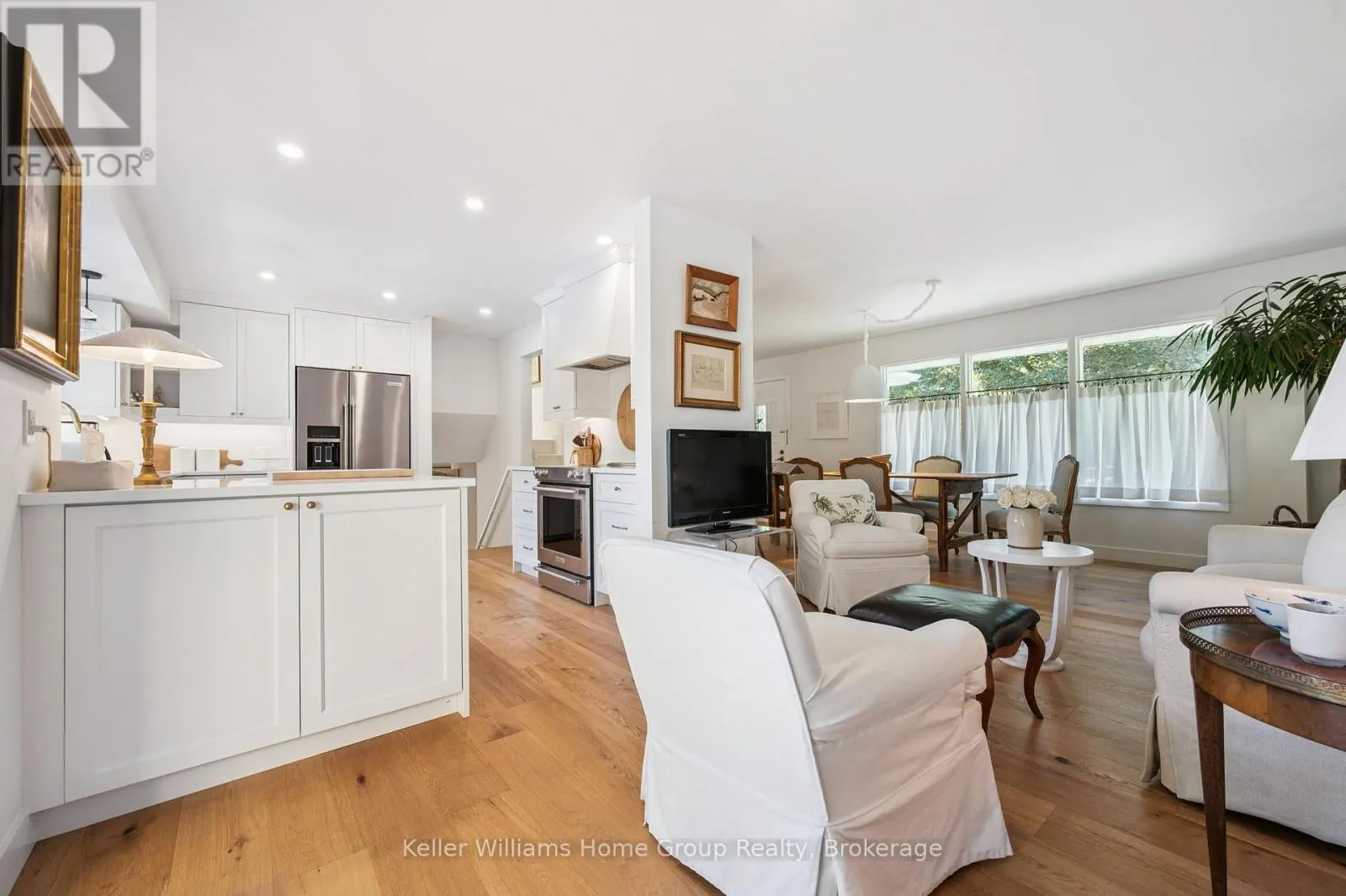 6 KIMBERLEY DRIVE