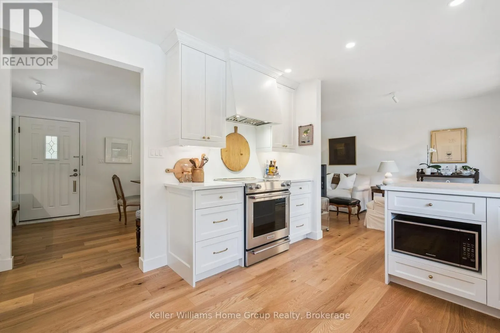 6 KIMBERLEY DRIVE