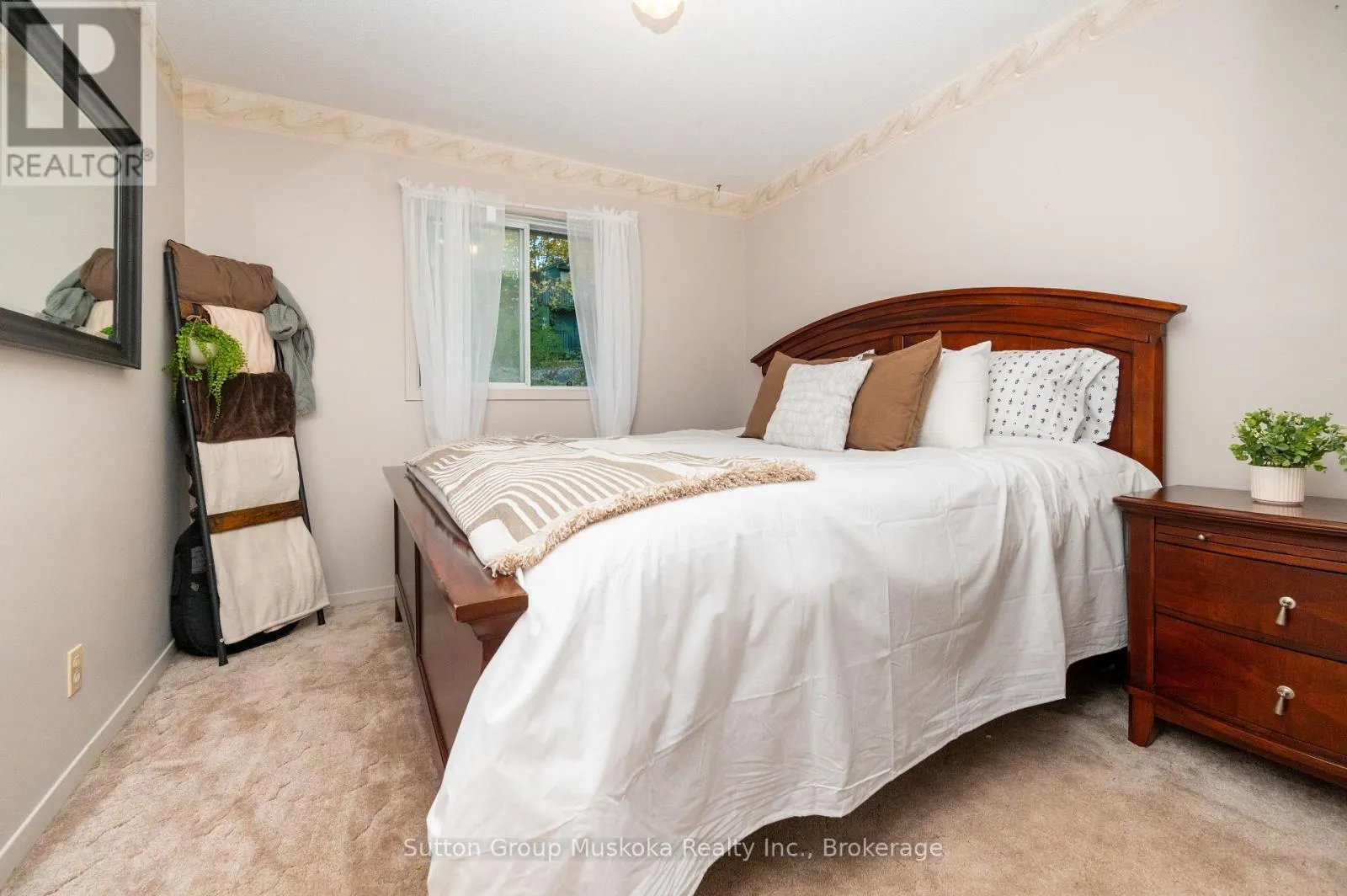 7 GLENWOOD DRIVE