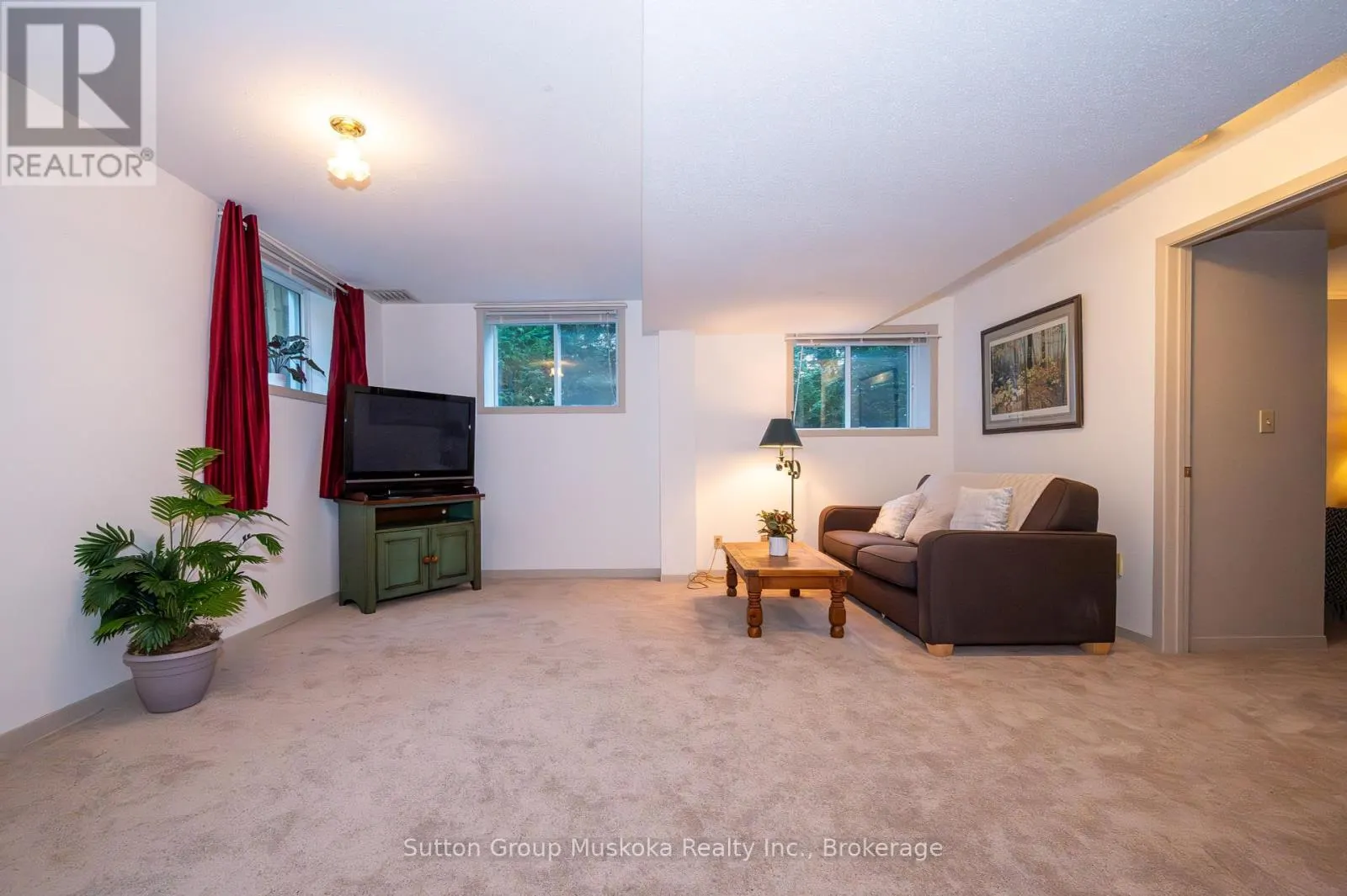 7 GLENWOOD DRIVE