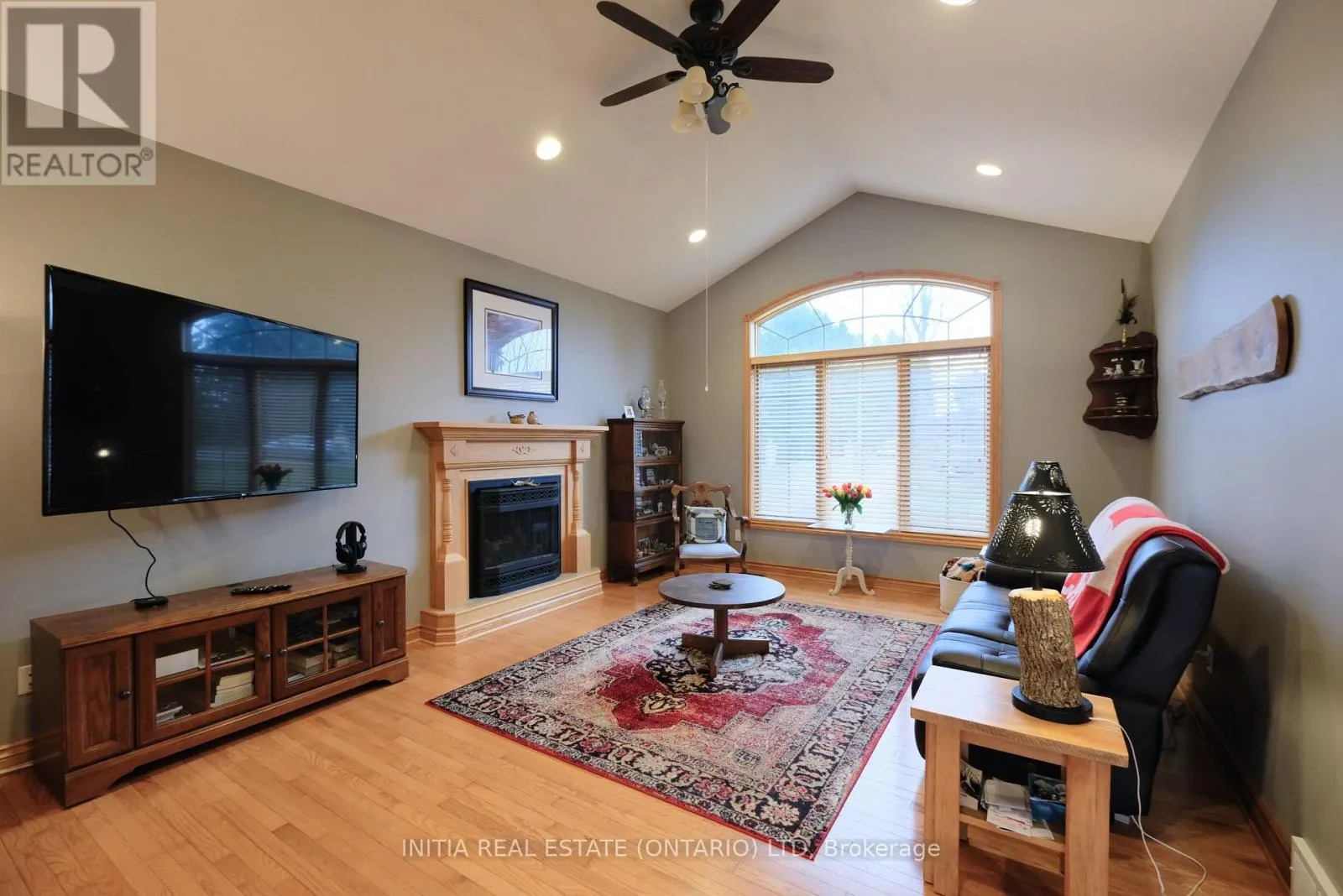 7284 CALVERT DRIVE