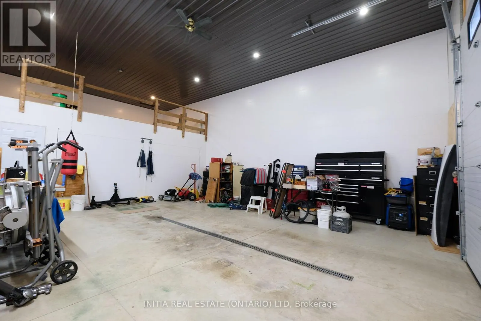 7284 CALVERT DRIVE
