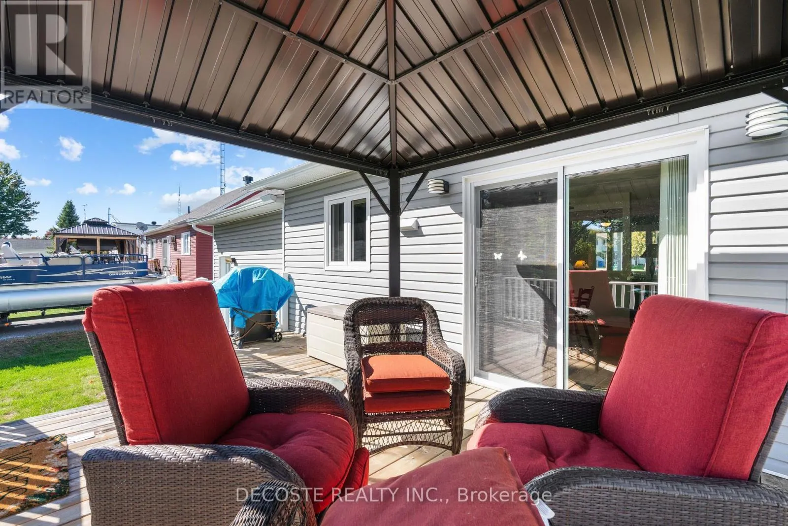 20322 LOCHIEL STREET W