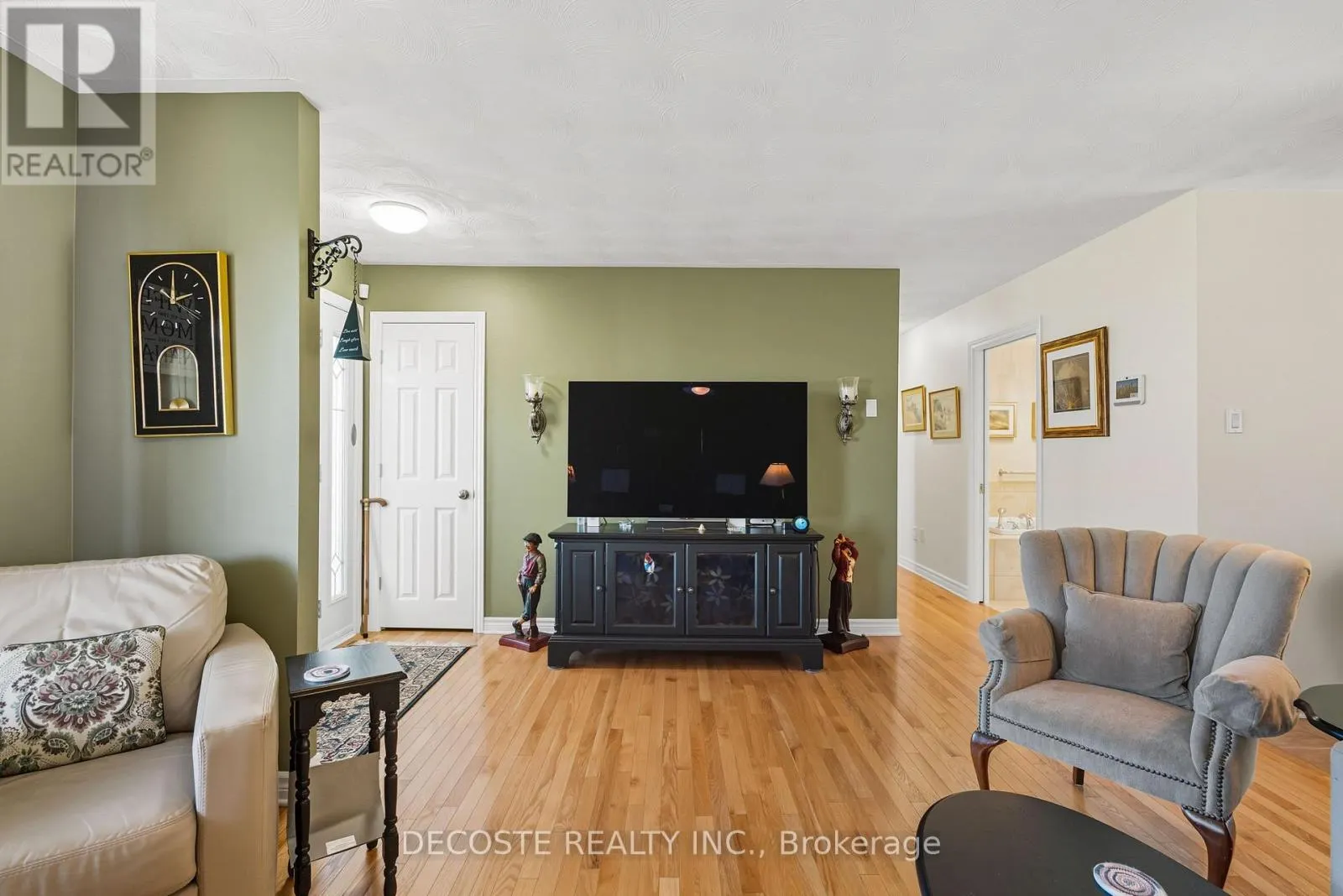 20322 LOCHIEL STREET W