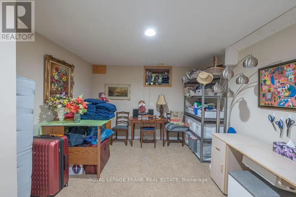 120 SUGARBUSH CRESCENT