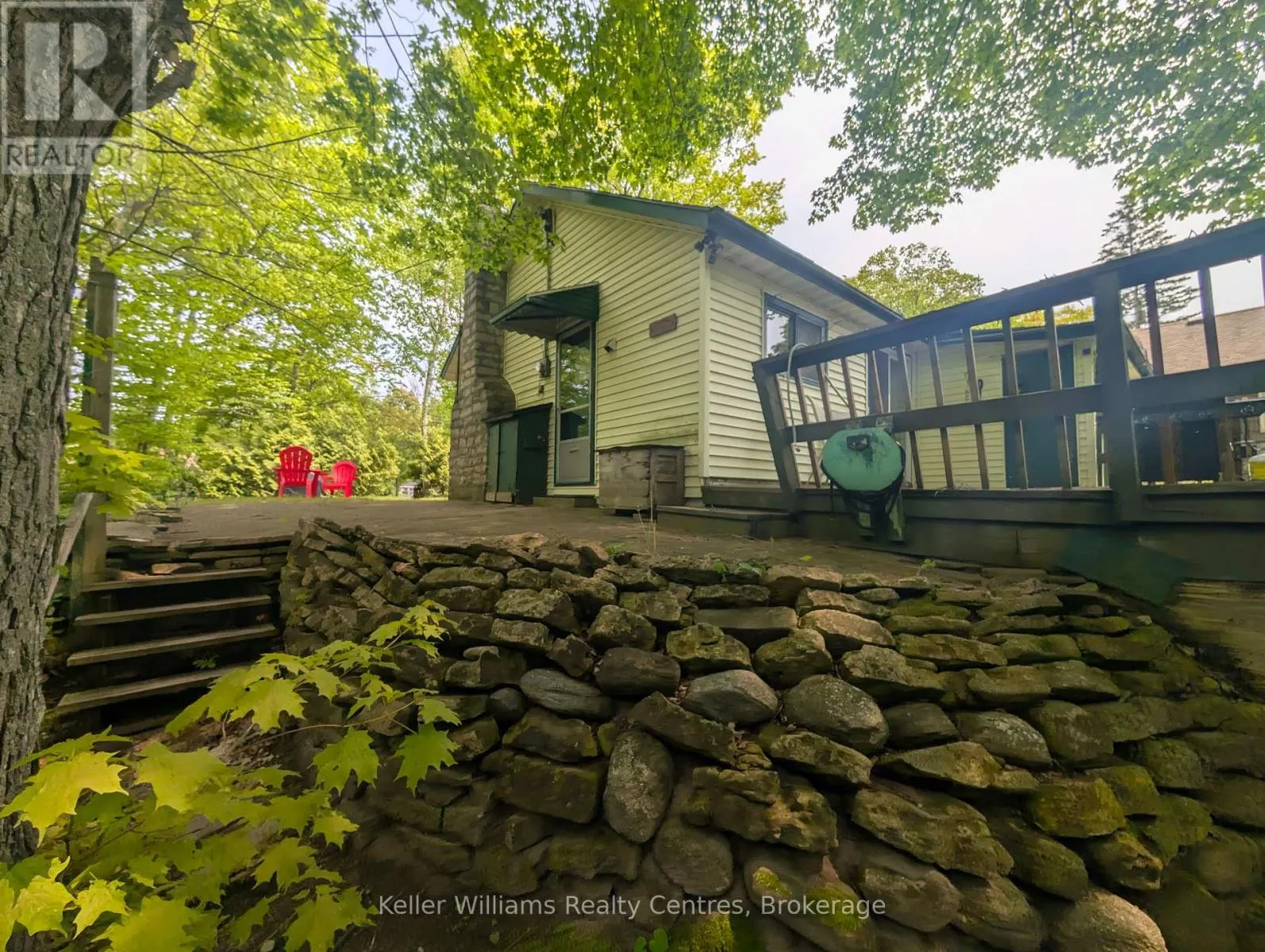 425 HURON ROAD