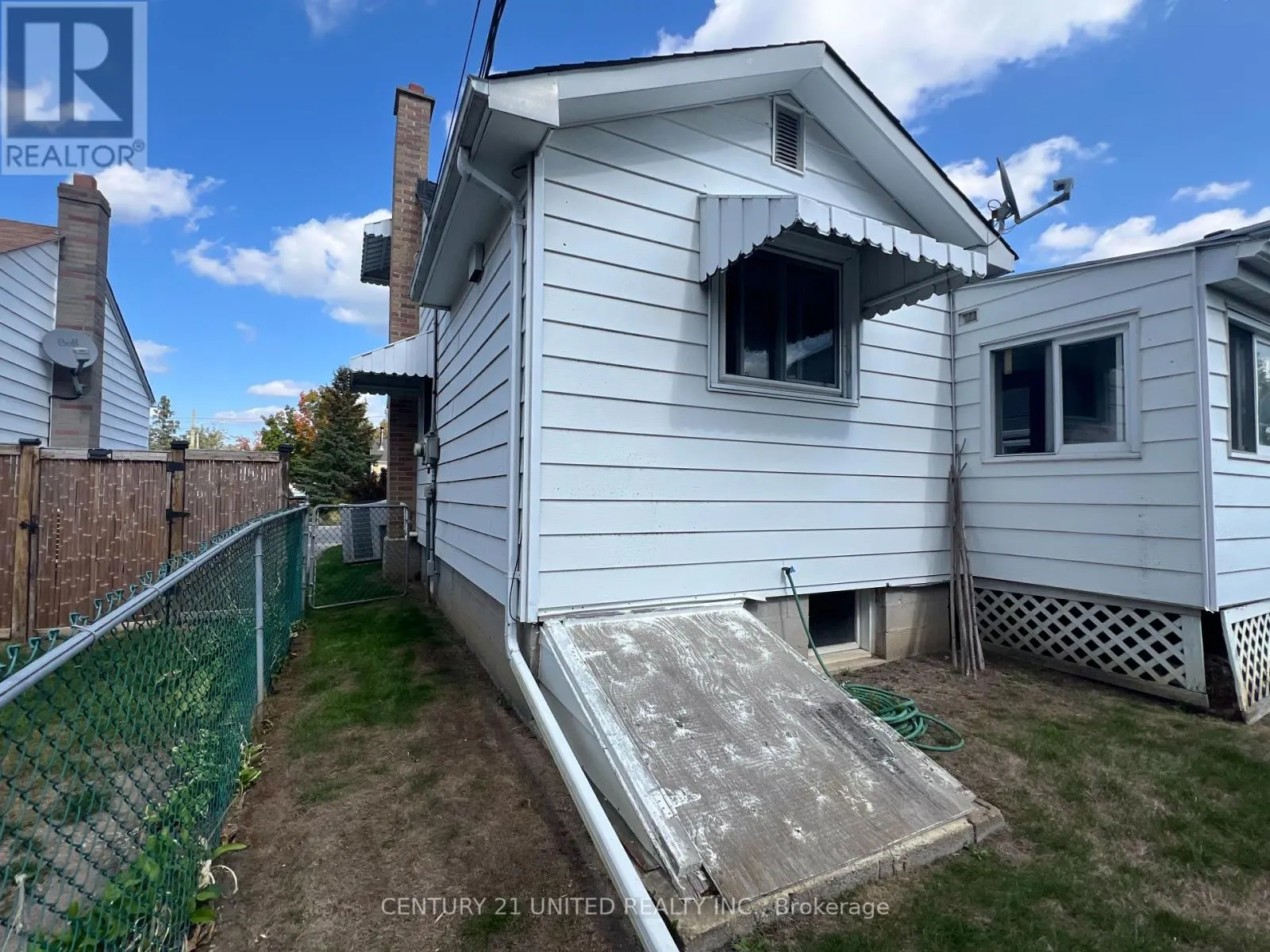 15 WALLACE STREET