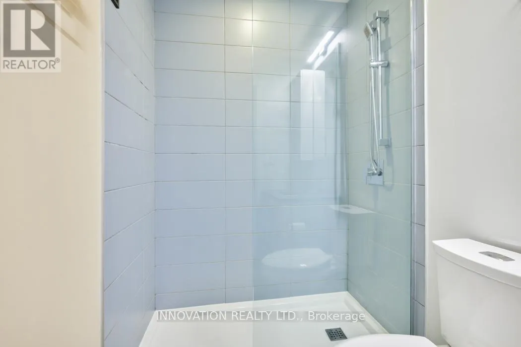 410 - 10 ROSEMOUNT AVENUE