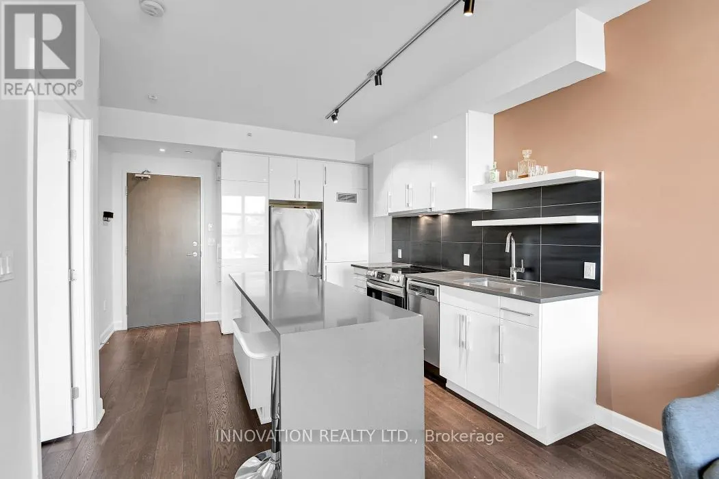 410 - 10 ROSEMOUNT AVENUE