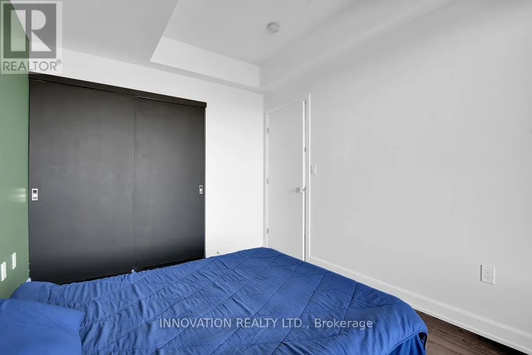 410 - 10 ROSEMOUNT AVENUE