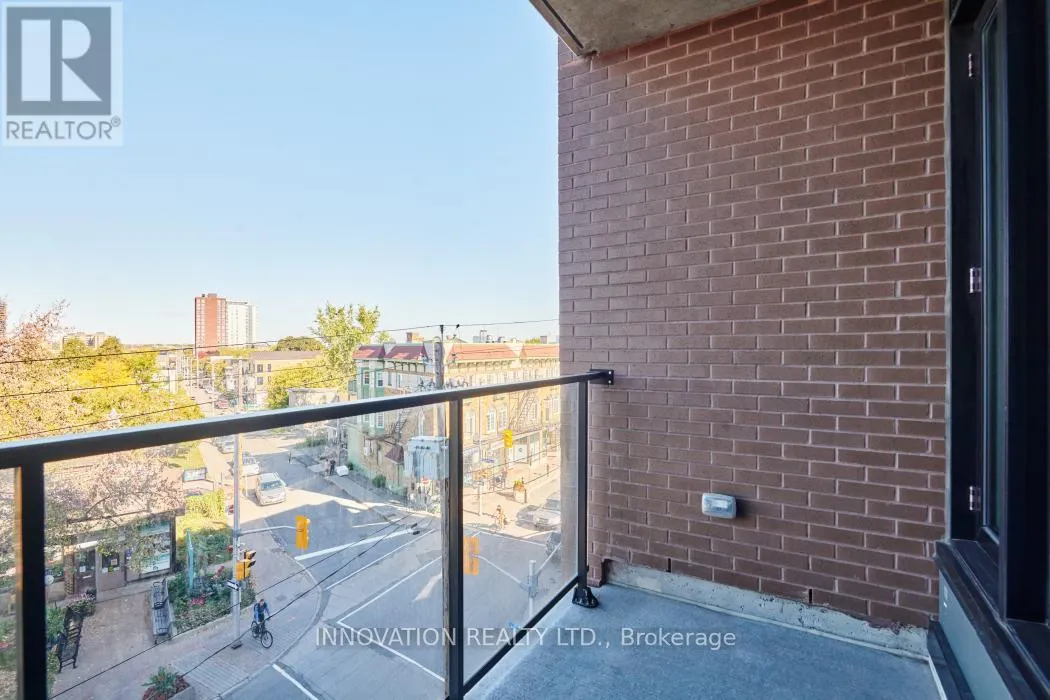 410 - 10 ROSEMOUNT AVENUE