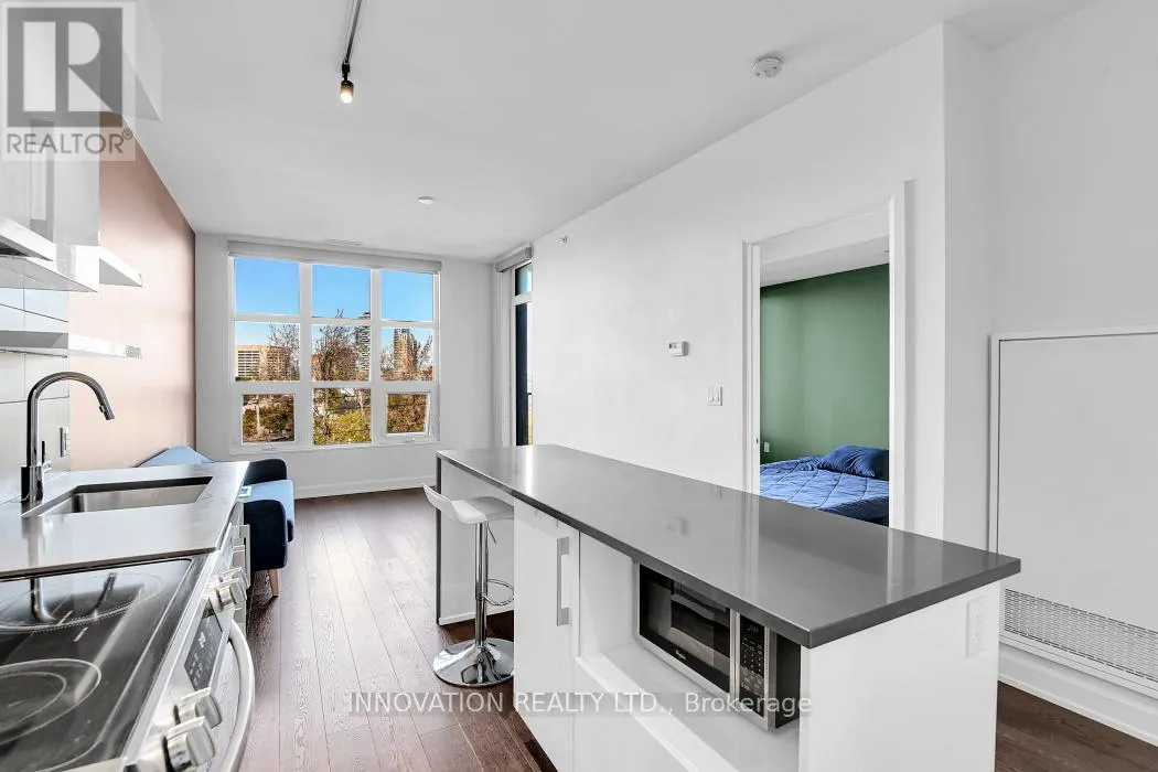 410 - 10 ROSEMOUNT AVENUE