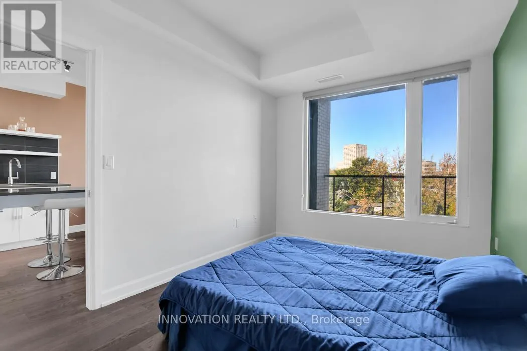410 - 10 ROSEMOUNT AVENUE