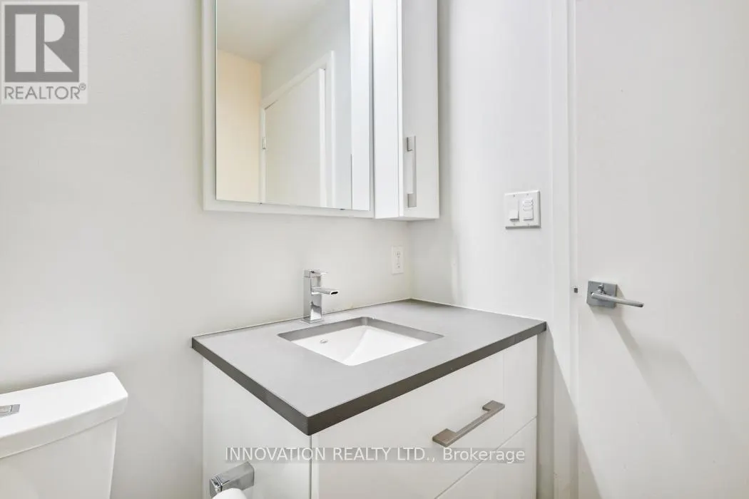 410 - 10 ROSEMOUNT AVENUE