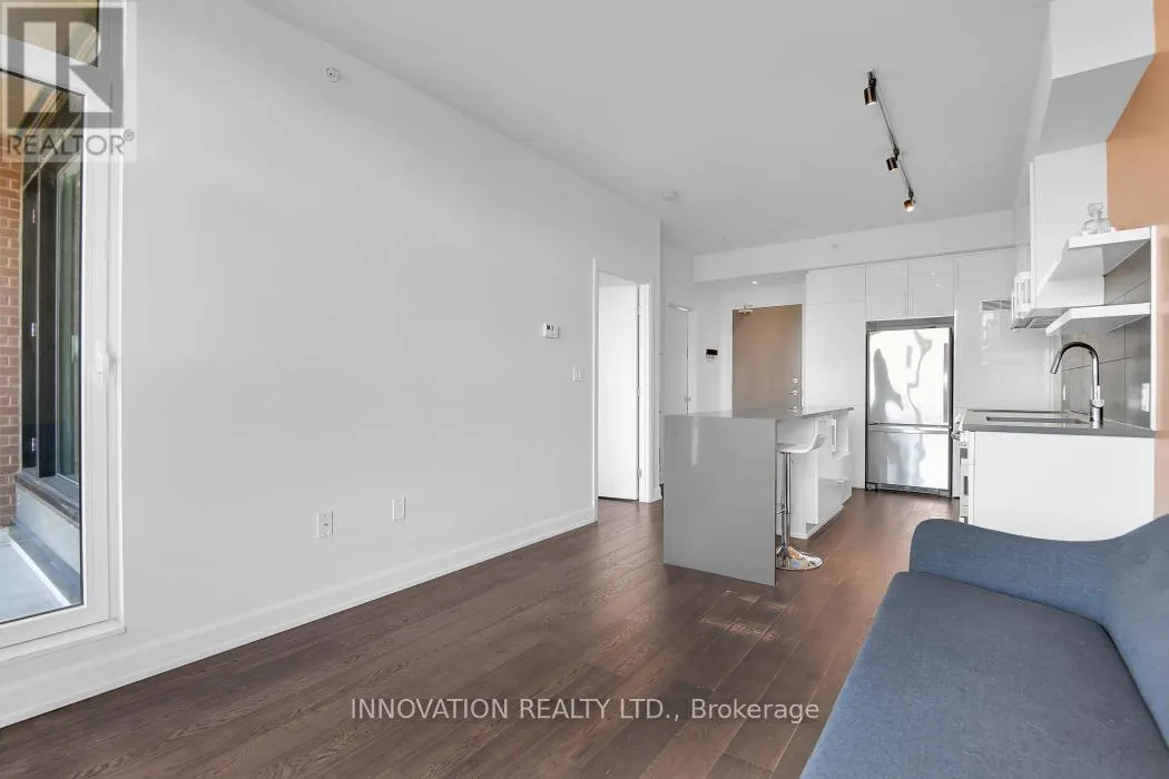 410 - 10 ROSEMOUNT AVENUE