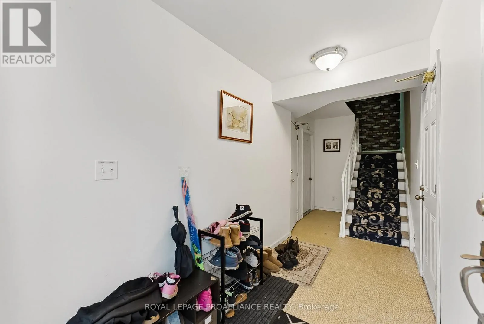 32 JAMES STREET W