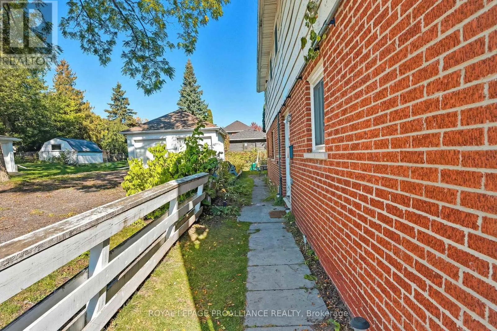 32 JAMES STREET W