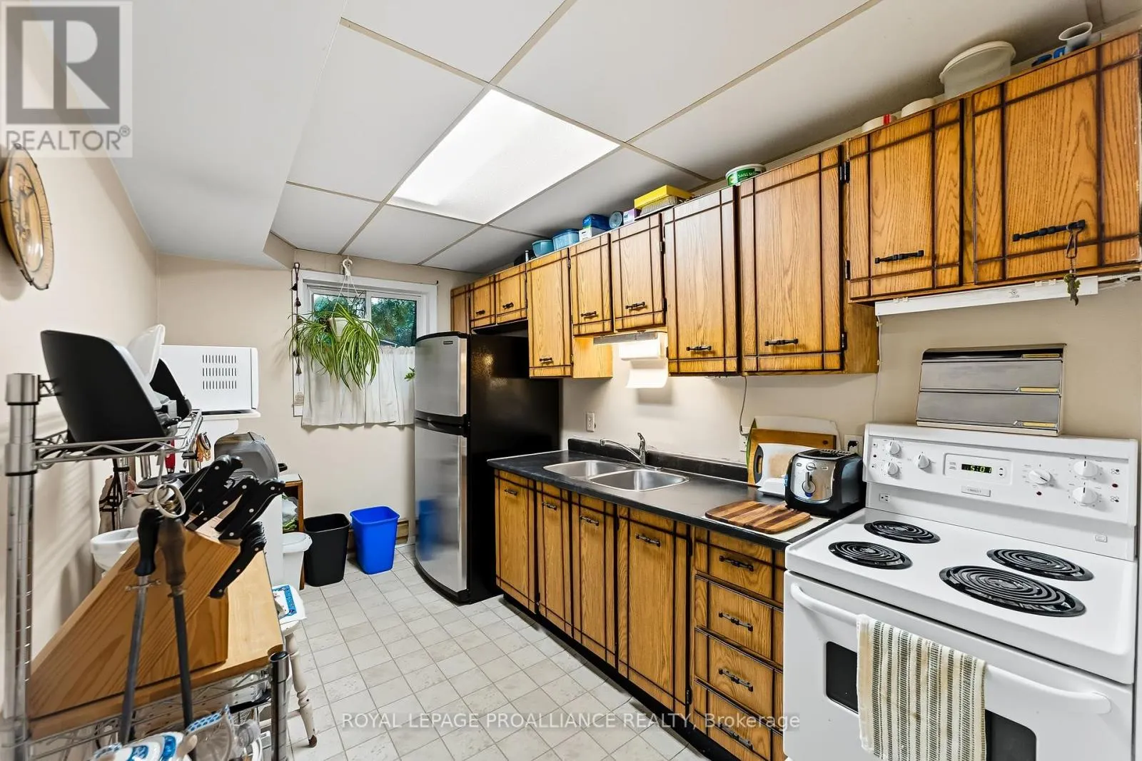 32 JAMES STREET W