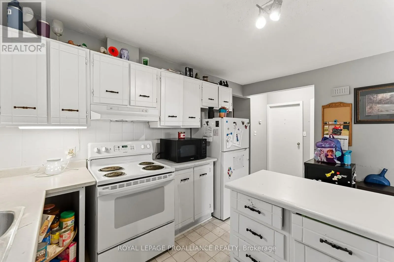 32 JAMES STREET W