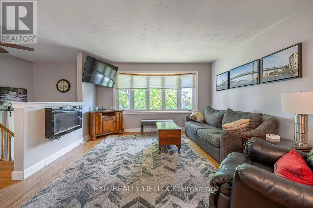 39 BEECHWOOD DRIVE