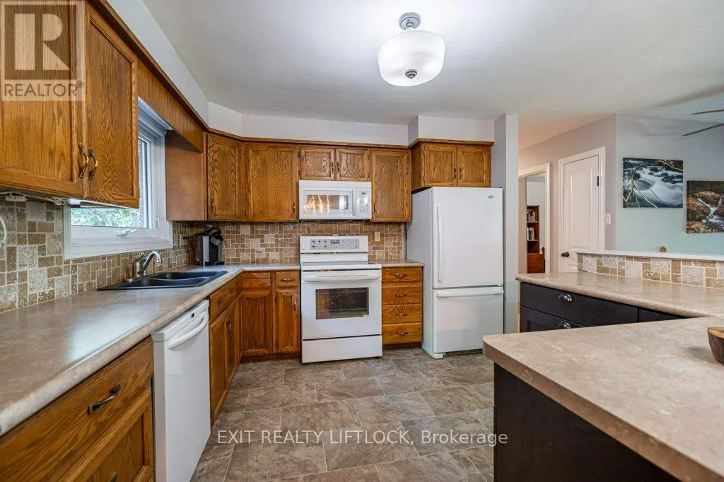 39 BEECHWOOD DRIVE