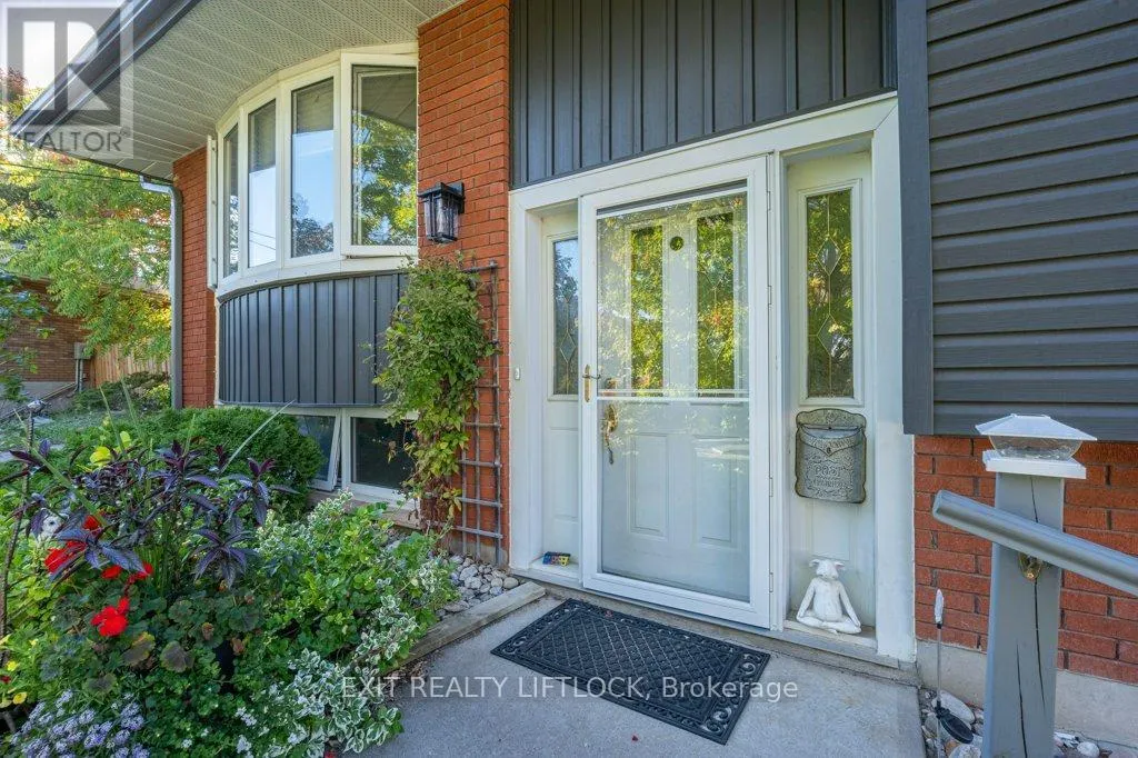 39 BEECHWOOD DRIVE