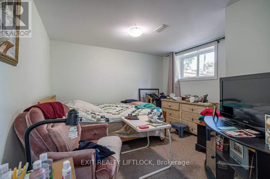 39 BEECHWOOD DRIVE