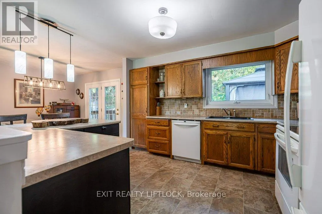 39 BEECHWOOD DRIVE