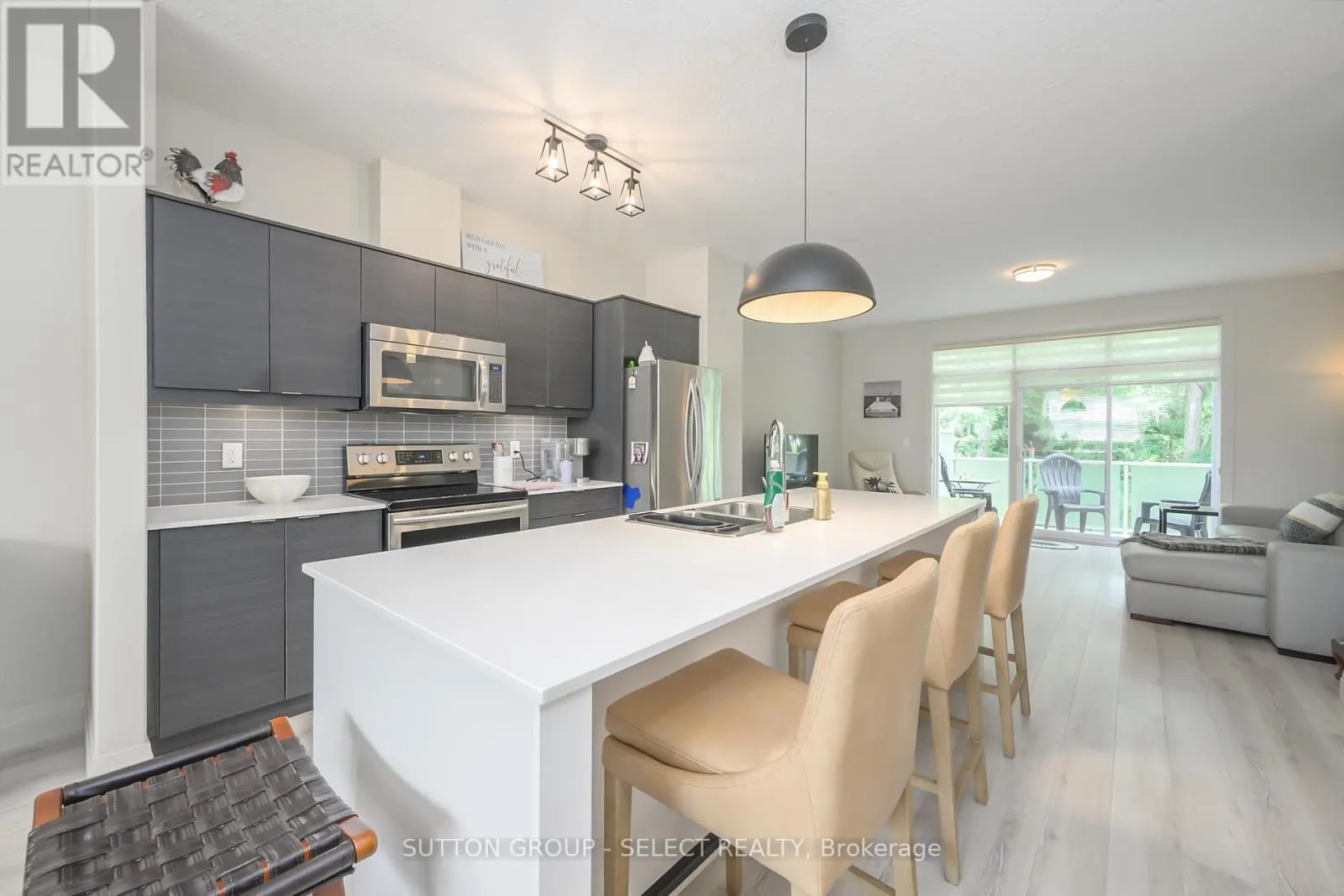 43 - 1040 CORONATION DRIVE, #43
