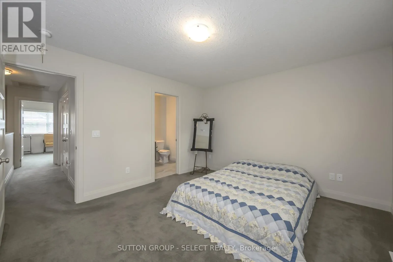 43 - 1040 CORONATION DRIVE, #43