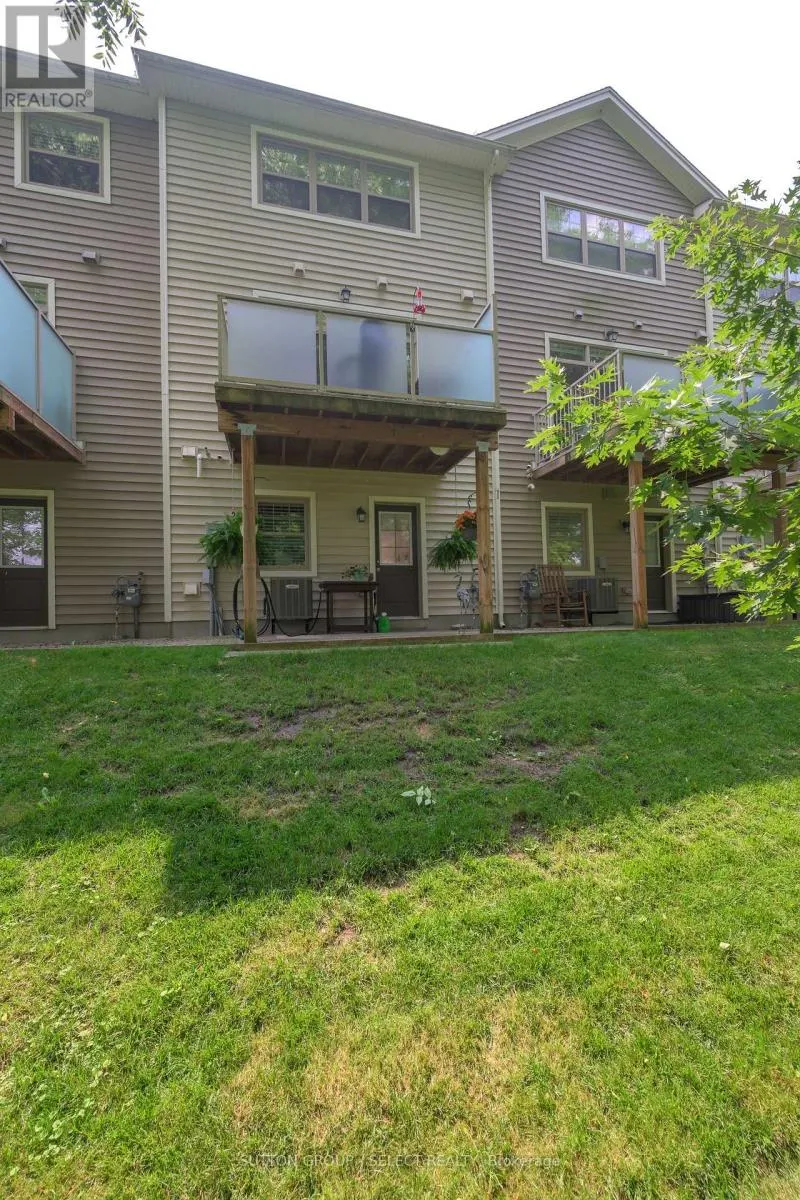 43 - 1040 CORONATION DRIVE, #43