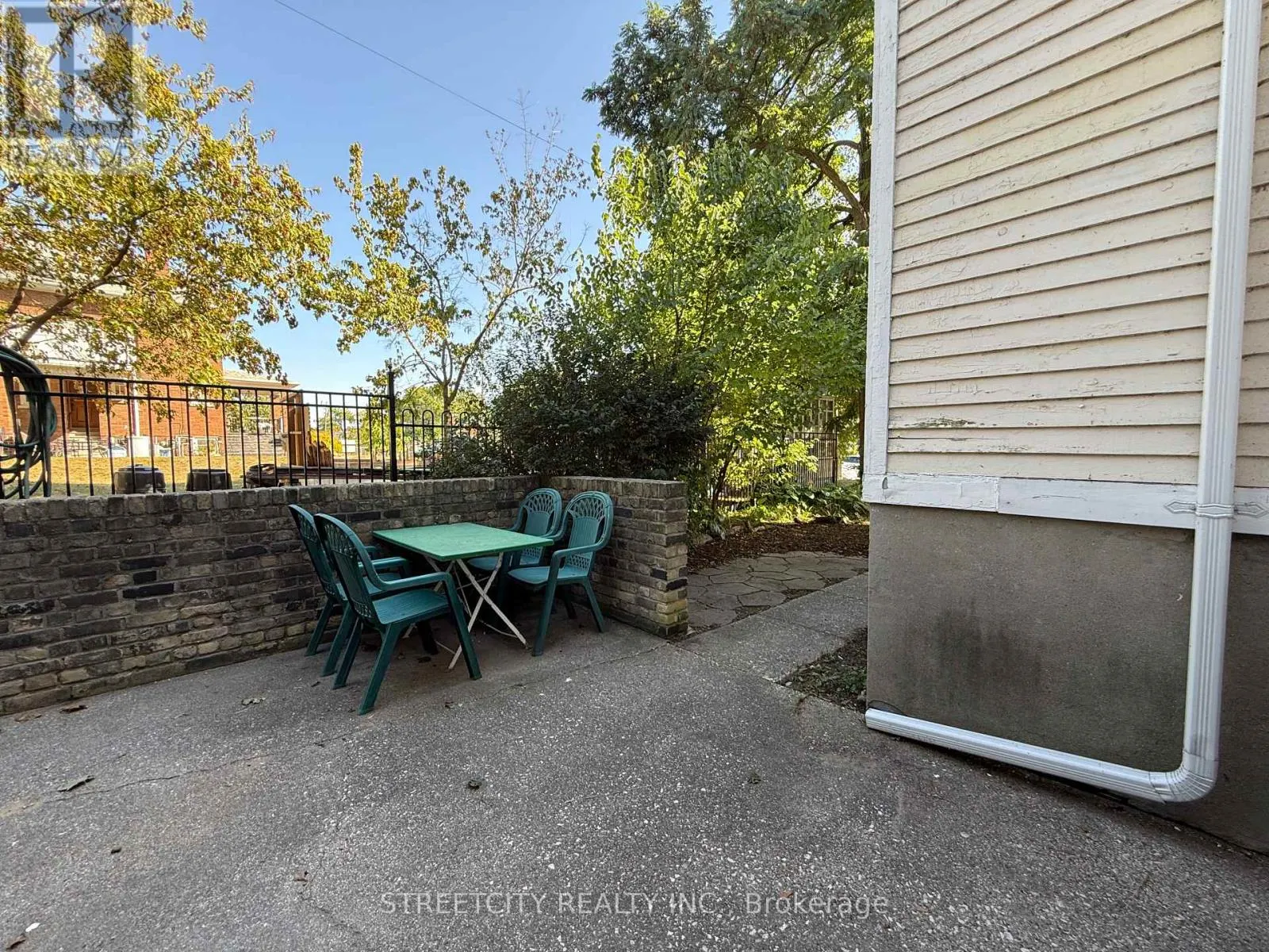 204 LONDON ROAD