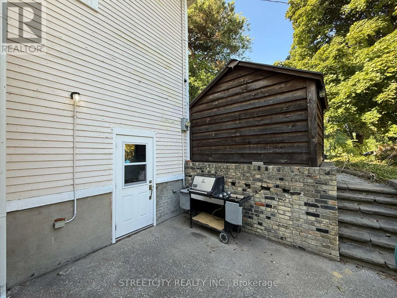 204 LONDON ROAD