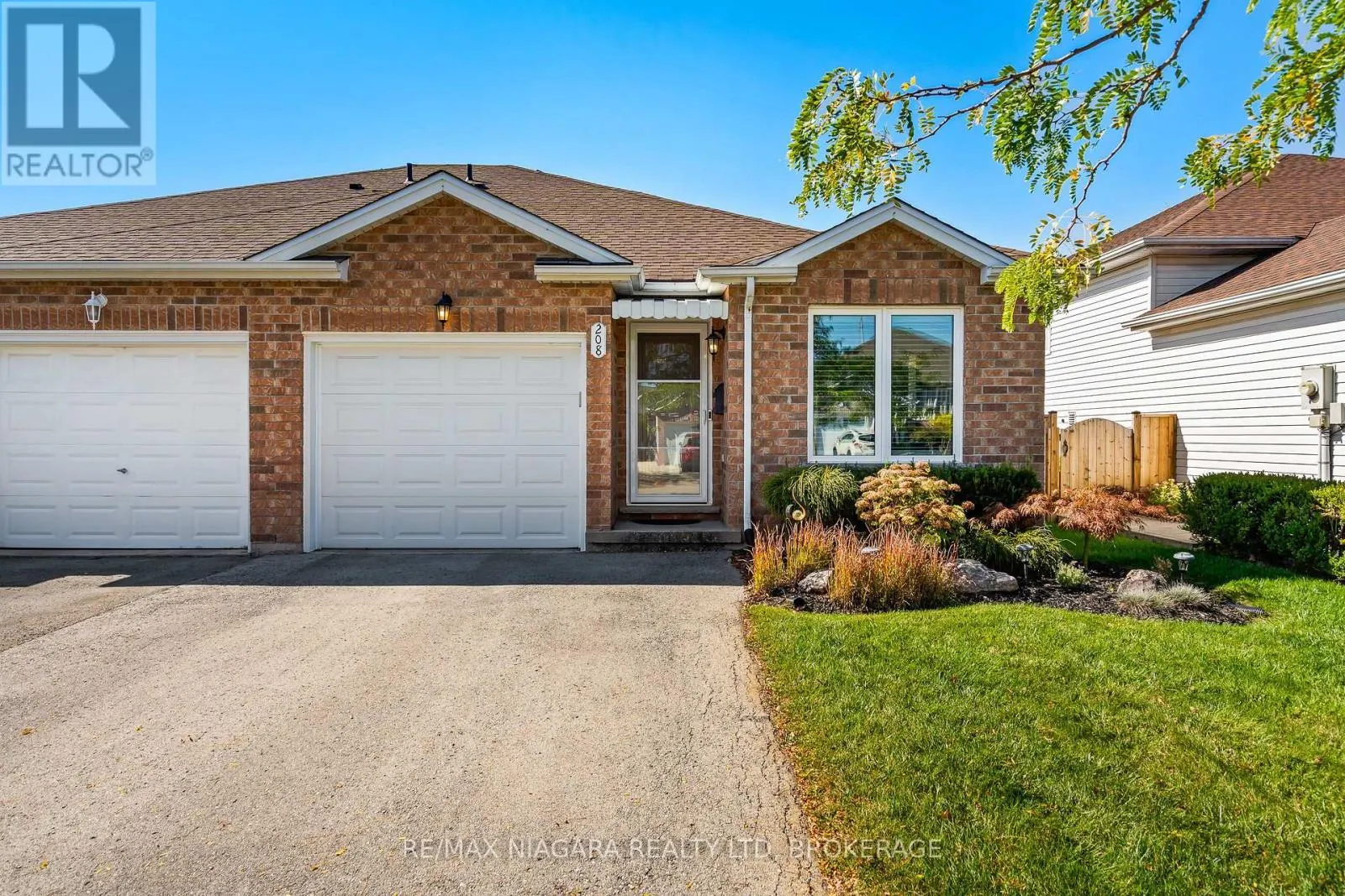 208 AUTUMN CRESCENT
