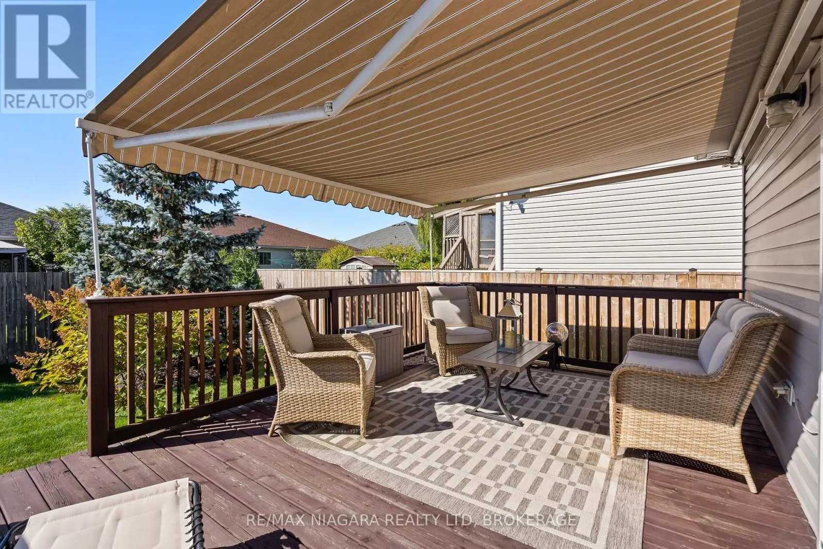 208 AUTUMN CRESCENT