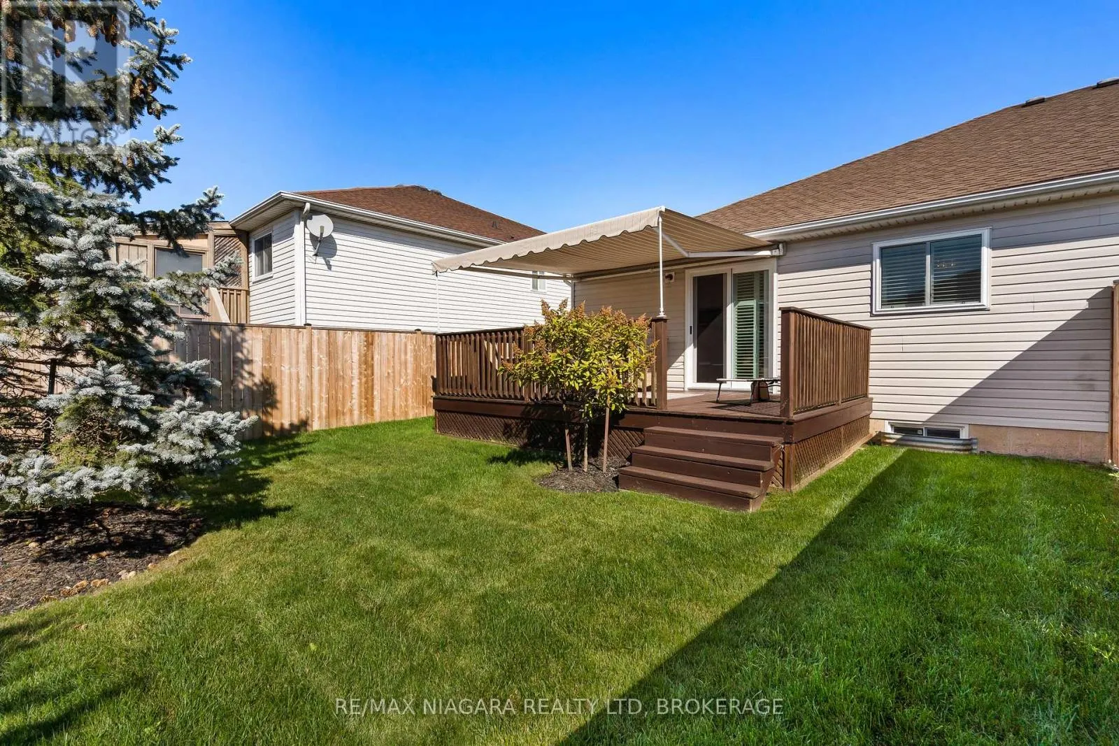 208 AUTUMN CRESCENT