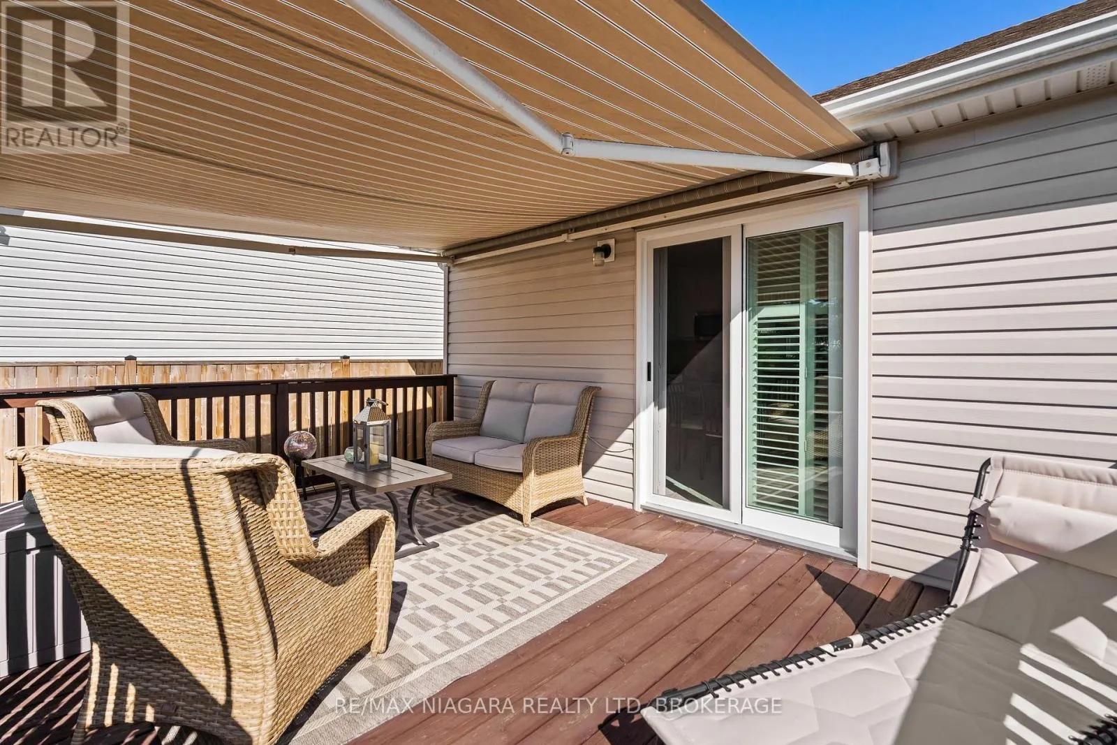 208 AUTUMN CRESCENT