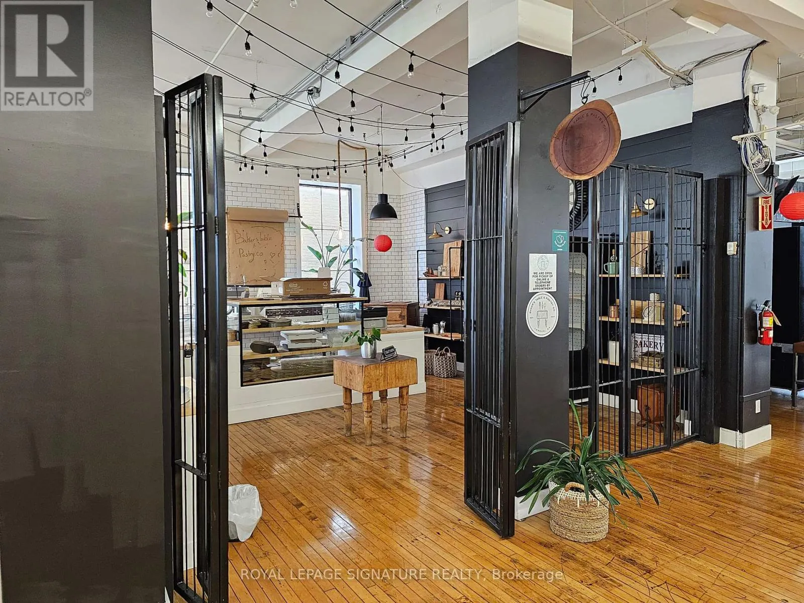 630 DUNDAS STREET