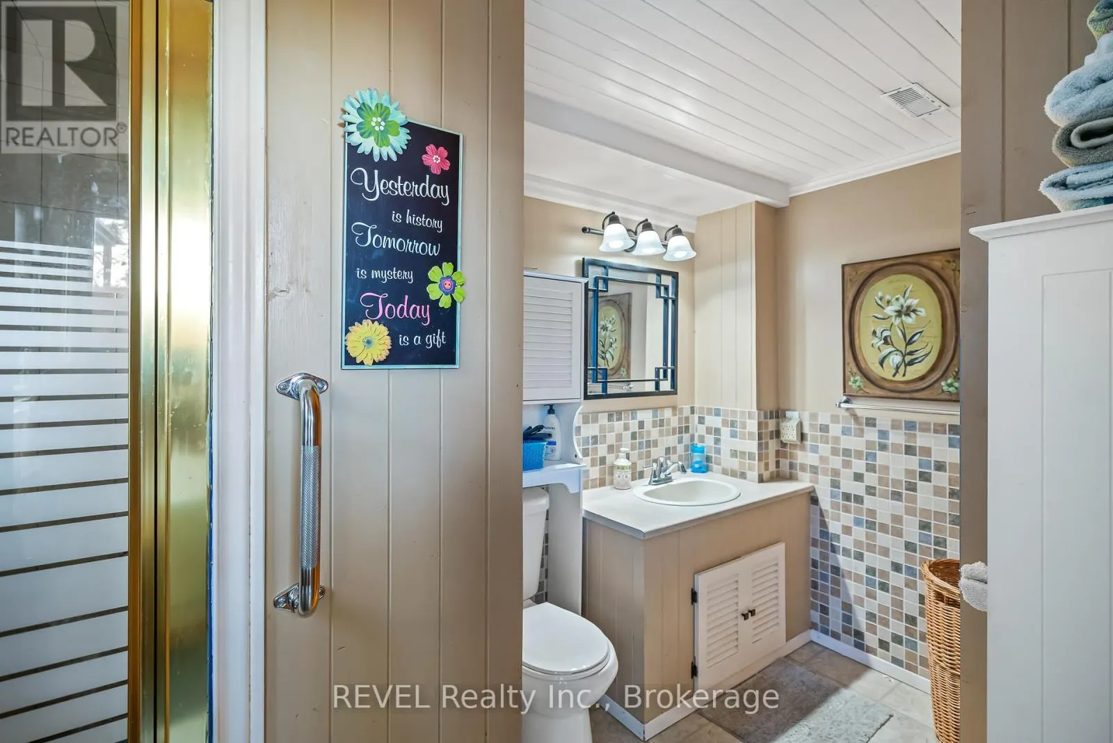 12 SILVERDALE DRIVE