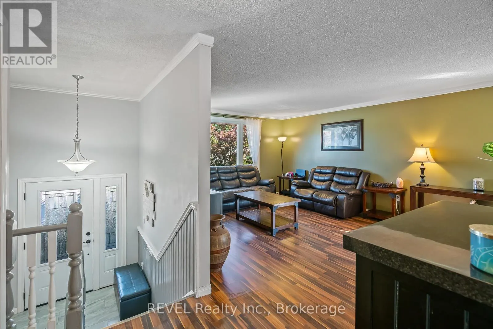 12 SILVERDALE DRIVE