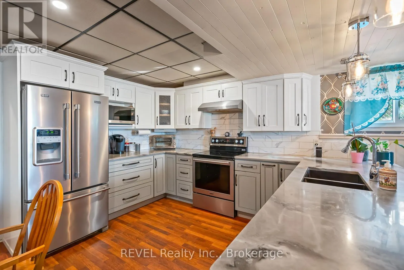 12 SILVERDALE DRIVE