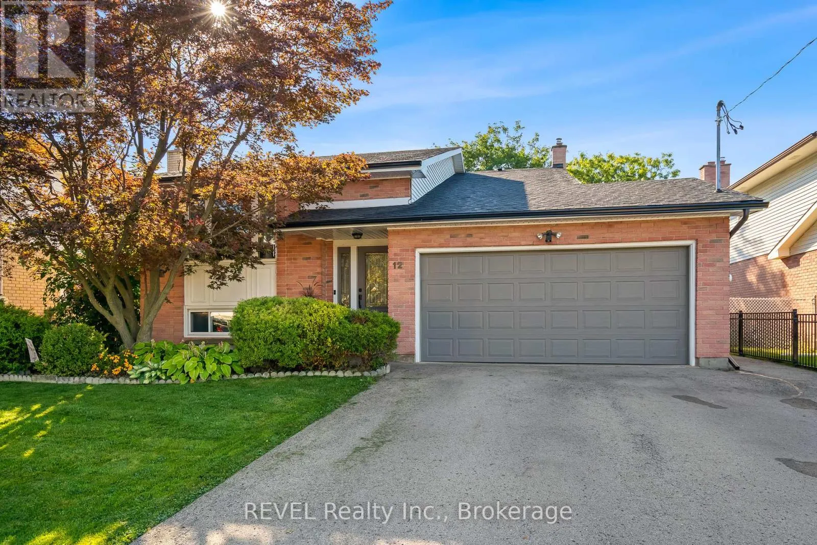 12 SILVERDALE DRIVE