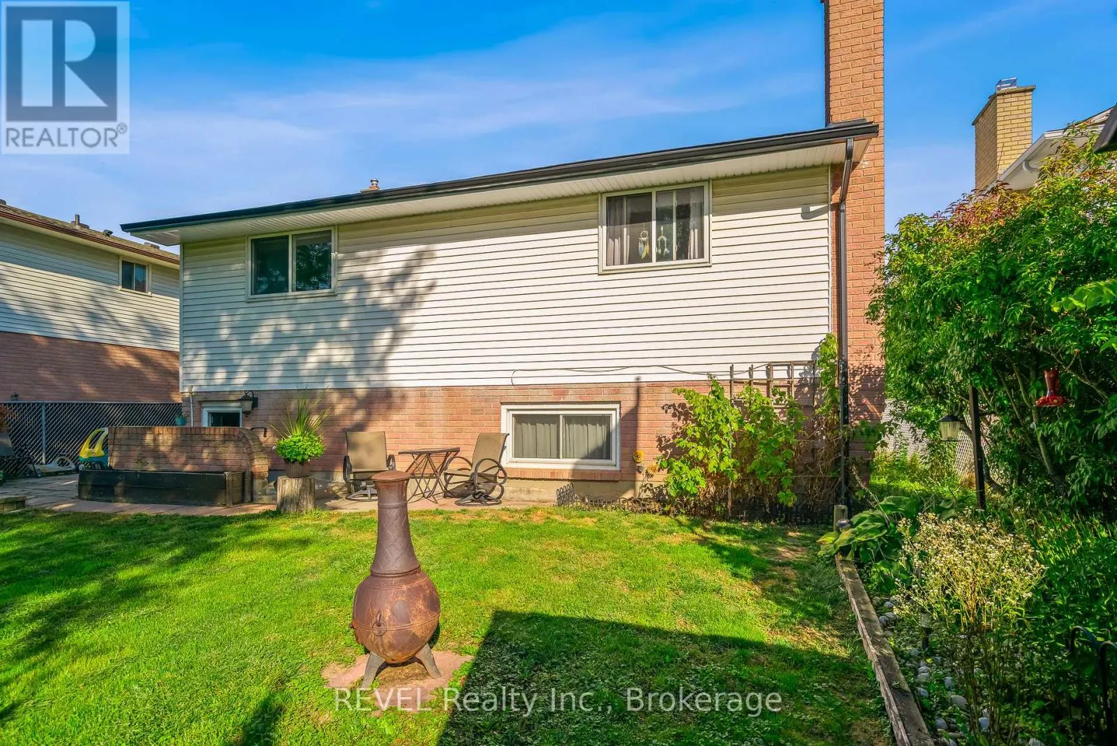 12 SILVERDALE DRIVE