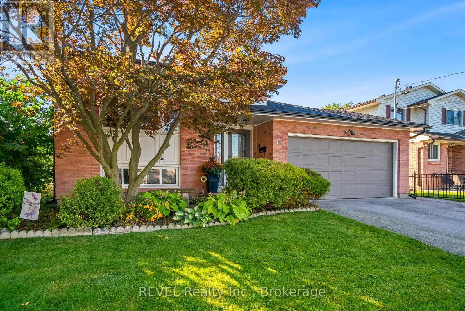 12 SILVERDALE DRIVE