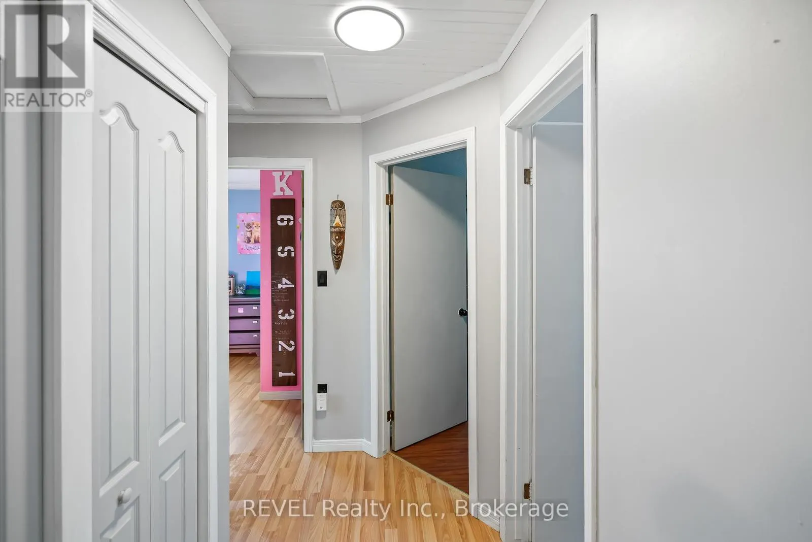 12 SILVERDALE DRIVE