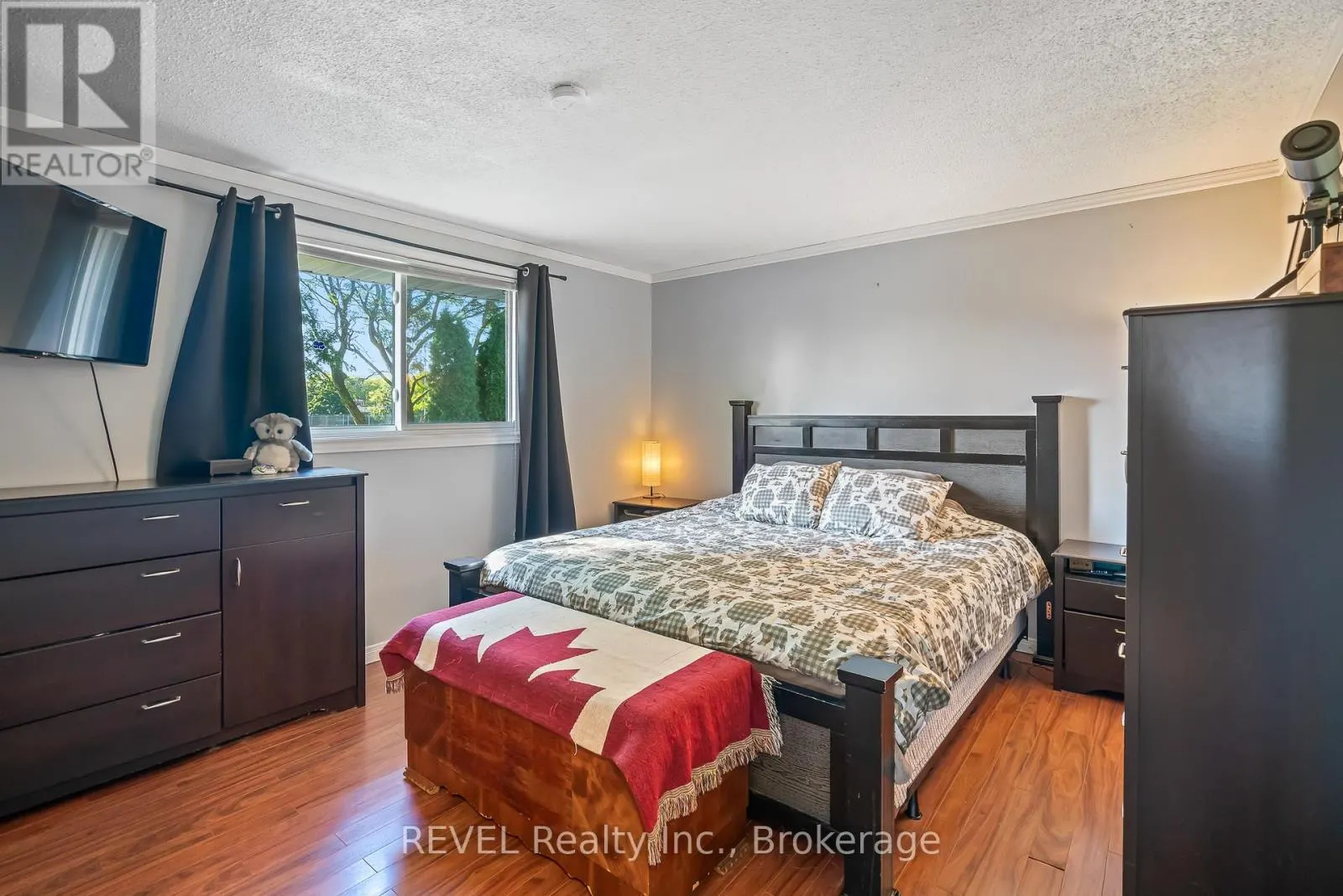 12 SILVERDALE DRIVE